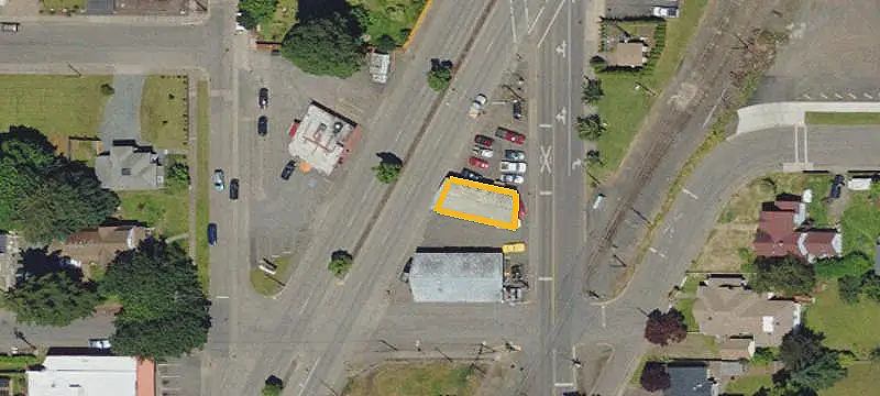 Auto Repair Shop and Land