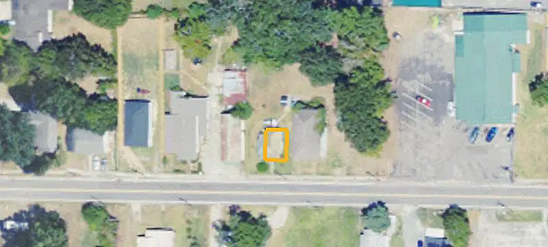 Grocery Store Building on Acreage
