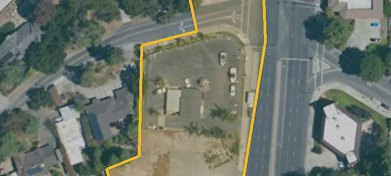 Signalized Commercial Land
