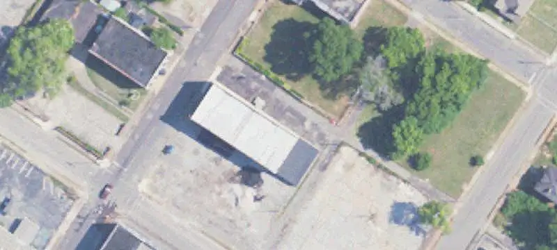 Single-Story Storefront Property