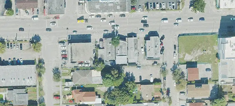 Urban Flex Space with Roll-Up Access