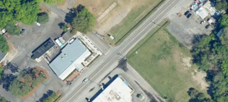 Retail Space at Signalized Intersection
