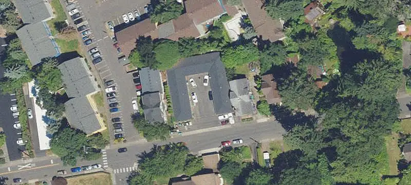 8-Unit Apartment Building