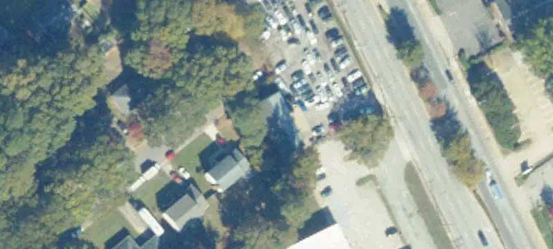 Automotive Shop With 3 Service Bays