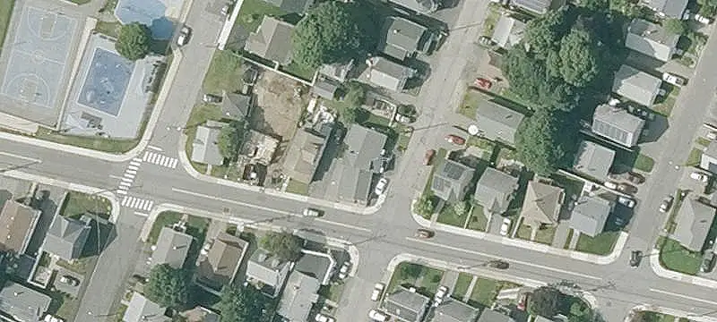 Two-Unit Duplex with Dual Driveways