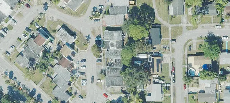 Lake House Apartments