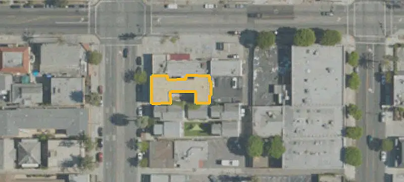 Six-Unit Apartment Building with Courtyard