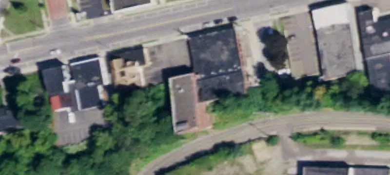 Leased Multi-Tenant Storefront