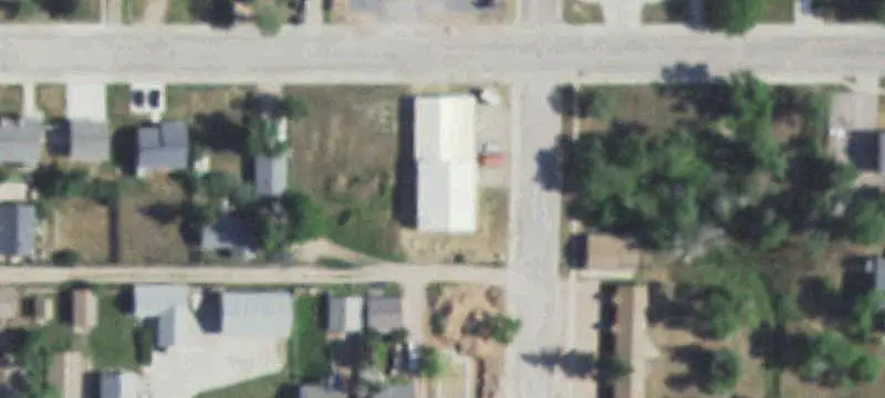 Flex Building with Garage Space