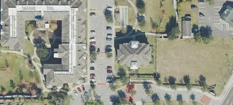 Single-Tenant Office Building