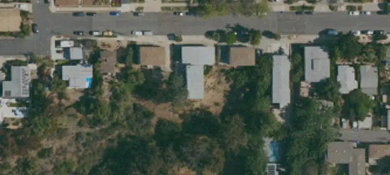 Vacant Six-Unit Apartment Building