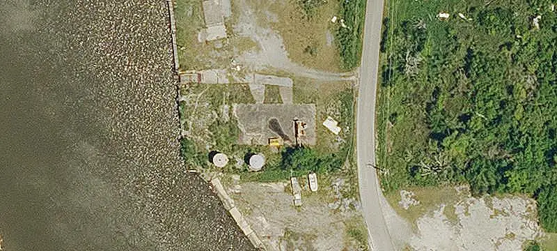 Waterfront Land with Extensive Frontage