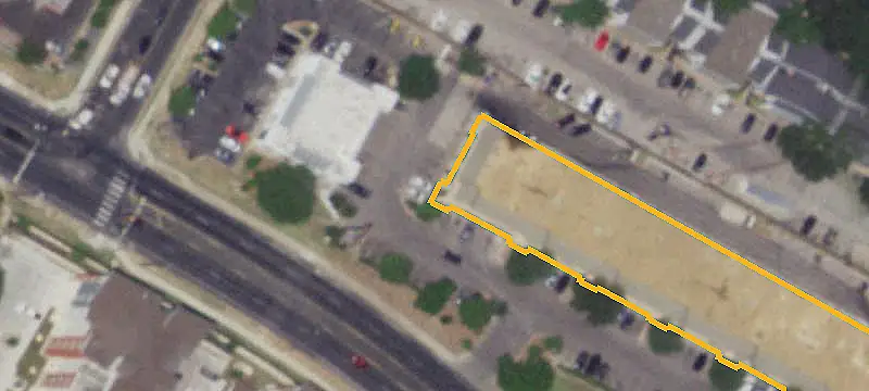 Fully Leased Shopping Center