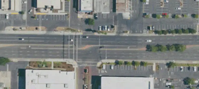 Auto Shop in Retail Corridor