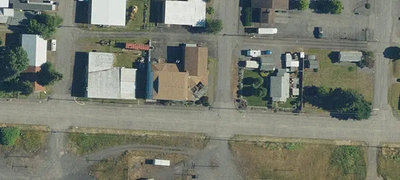 Duplex With Garage-Shop