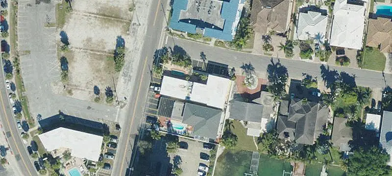 9-Unit Motel with Heated Pool