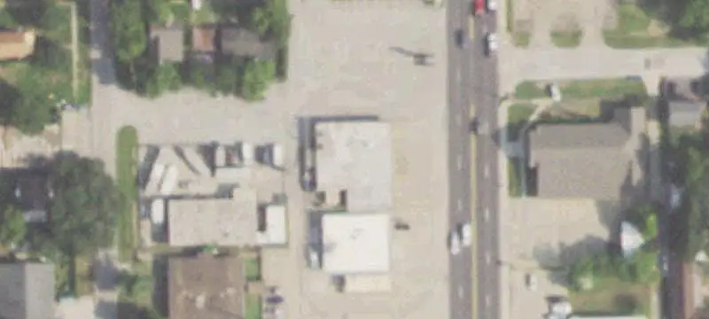 Freestanding Restaurant with Drive-Throughs