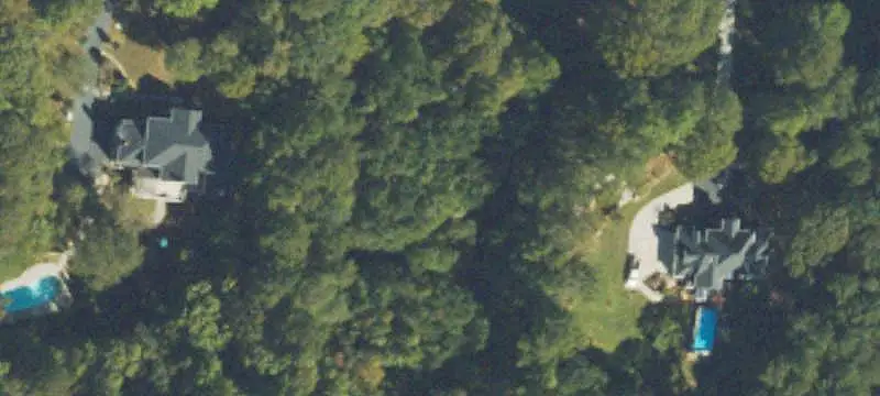 240 E Camelot Dr, Fayetteville, GA 30214