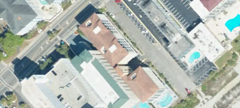 21-Unit Resort with Pool