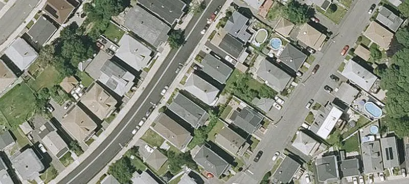 Six-Bedroom Duplex with Private Driveway