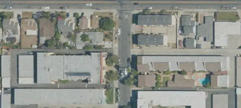 Mixed-Unit Apartment Building