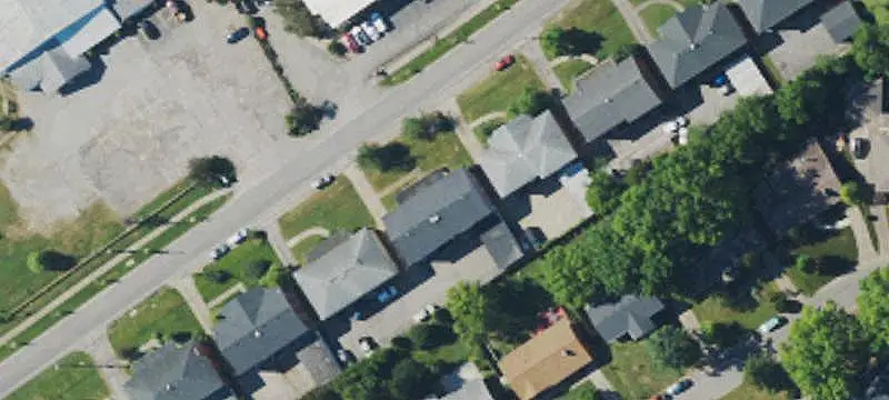 5-Unit Apartment Building with Basement Studio