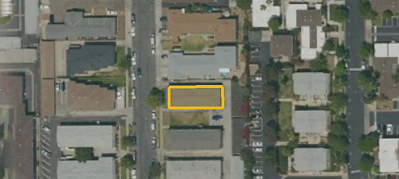 6-Unit Apartment Building