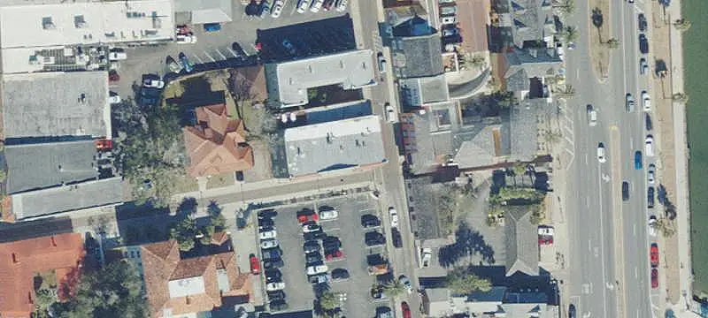 Mixed-Use Property with Courtyard