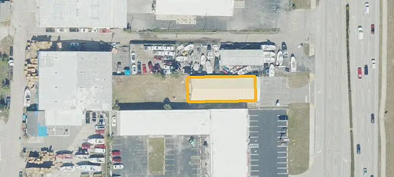 Freestanding Warehouse with Overhead Doors