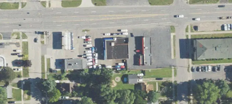 Multi-Tenant Shopping Center