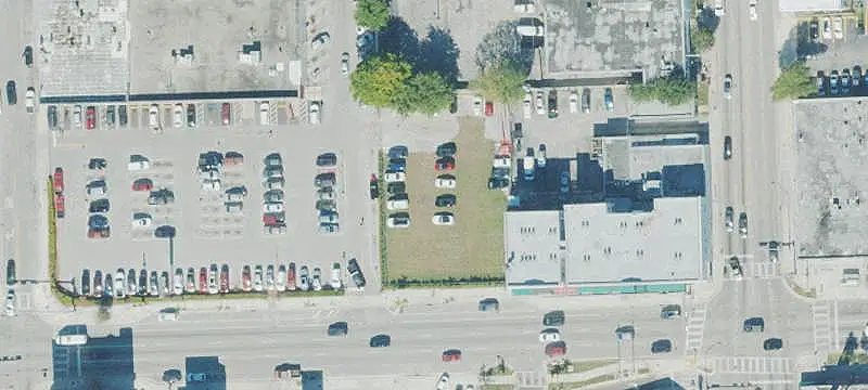 Open-Layout Retail Space