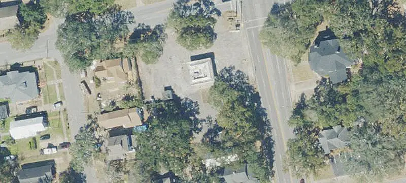 Signalized Commercial Land