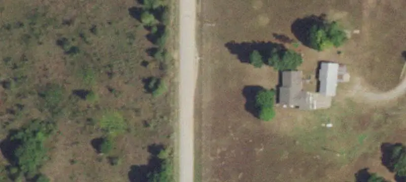 Hunting Land with Metal Shop