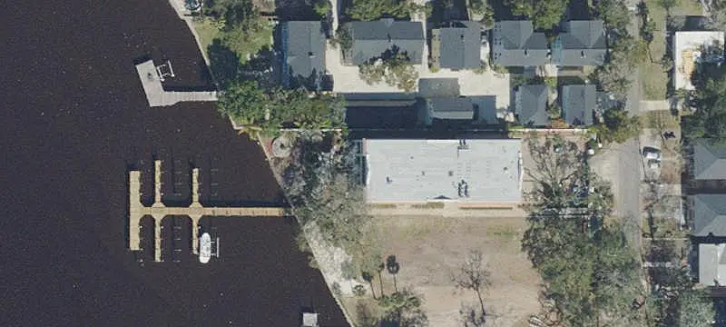 Six-Unit Waterfront Apartment Building