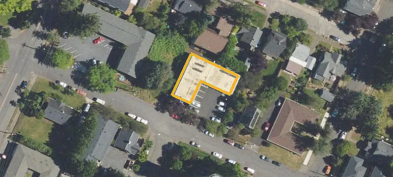 10-Unit Apartment Building with In-Unit Laundry