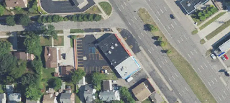 Open-Plan Storefront Space