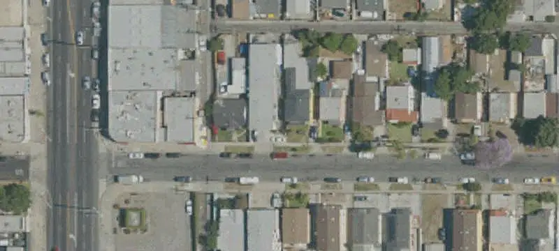 6-Unit Apartment Building