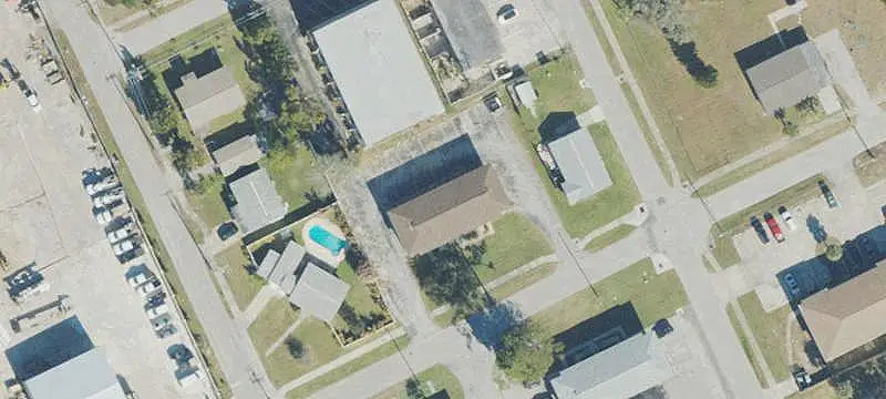 8-Unit Concrete-Block Apartment Building