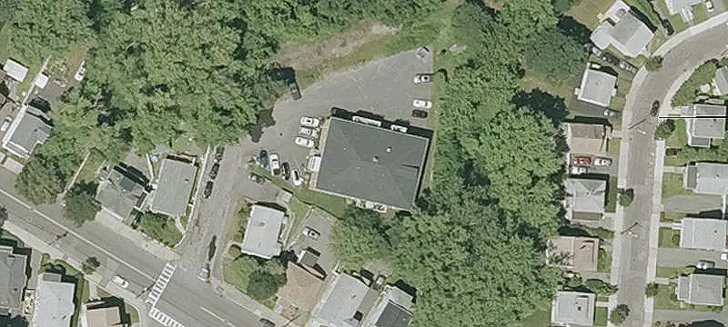 18-Unit Brick Apartment Building