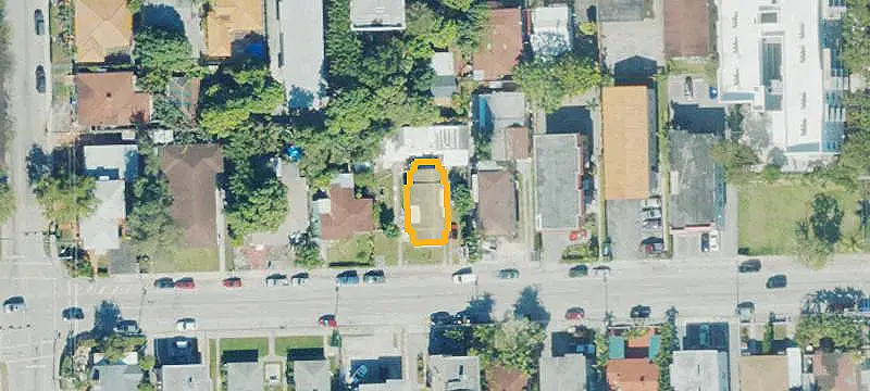 6-Unit Multifamily Apartment Building