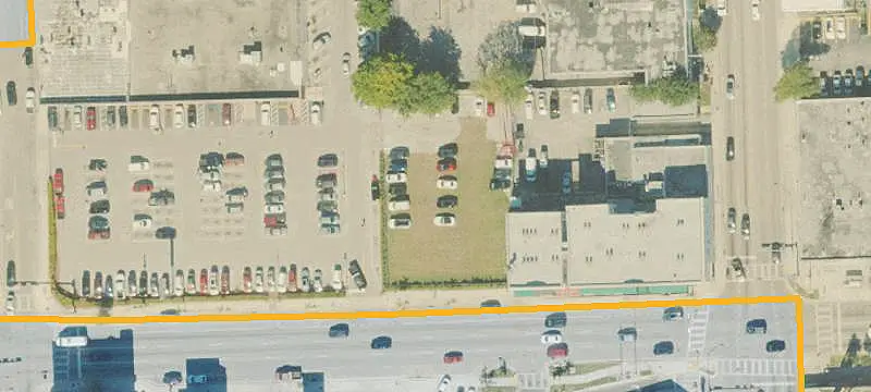 Open-Layout Retail Space