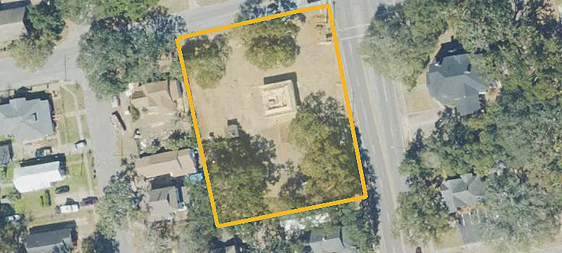 Signalized Intersection Commercial Land