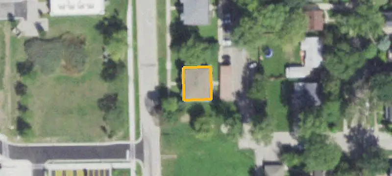 6-Unit Apartment Building