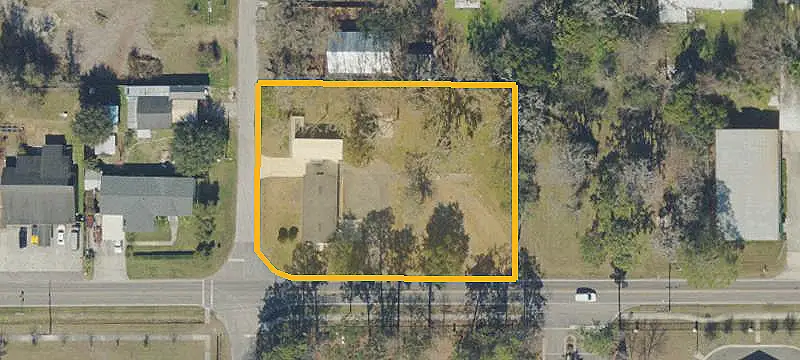 Freestanding Mixed-Use Property