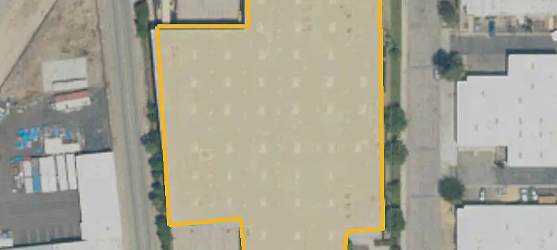 Distribution Center with Truck Court