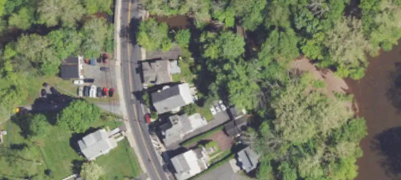 Three-Unit Triplex with Trail Setting