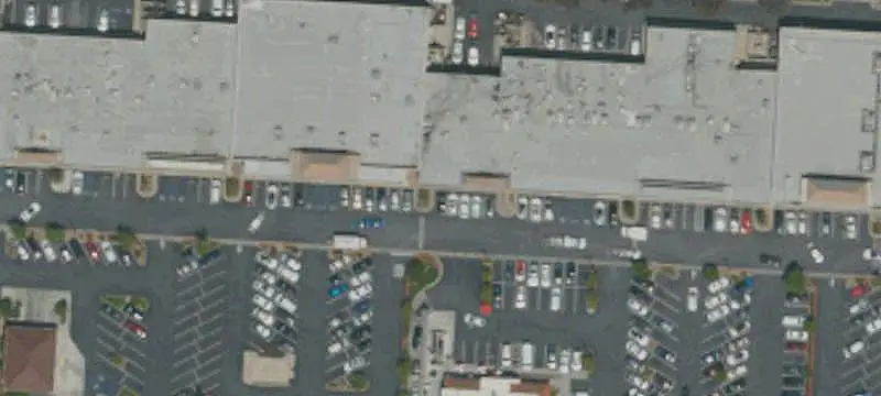 Open-Layout Storefront Space