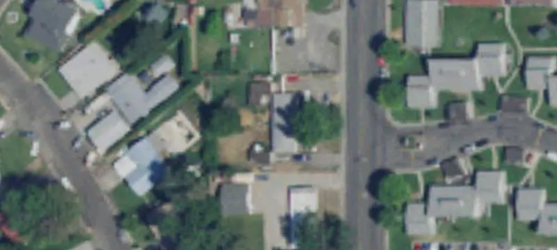 Updated Triplex with Large Lot