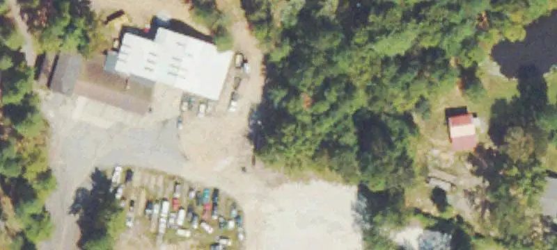 Multi-Building Auto Shop Property