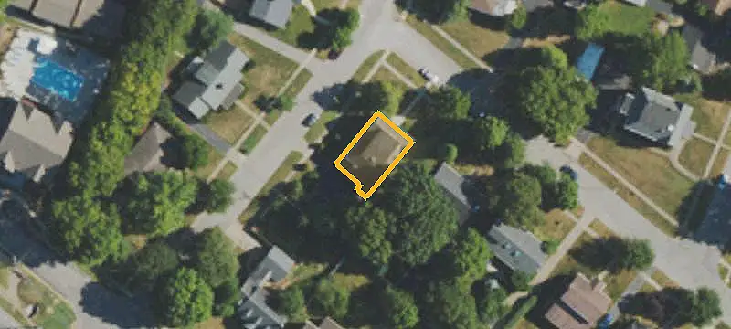 6-Unit Apartment Building